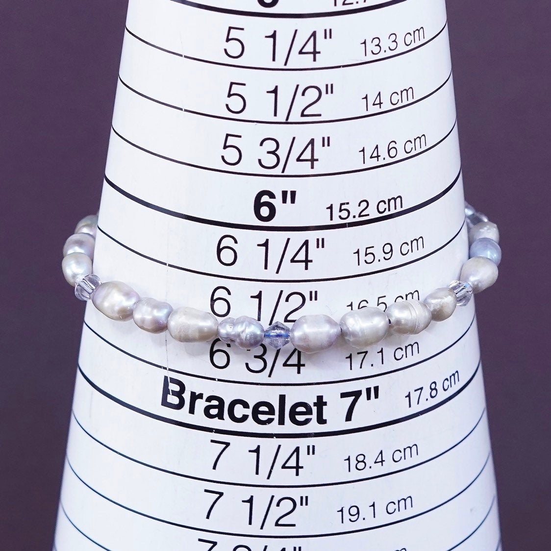 6.5”, vtg handmade bracelet, elastic band w/ freshwater gray pearl