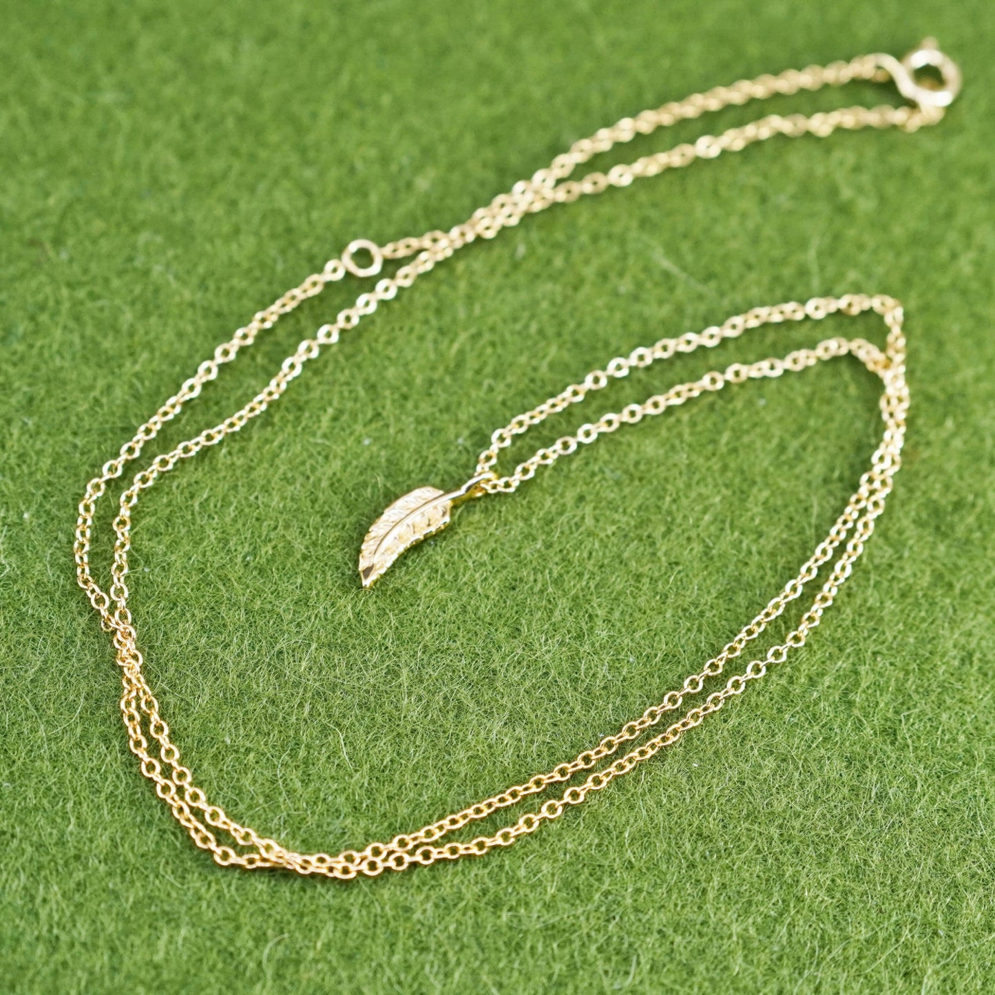 18”, vintage vermeil gold circle sterling 925 silver necklace feather pendant