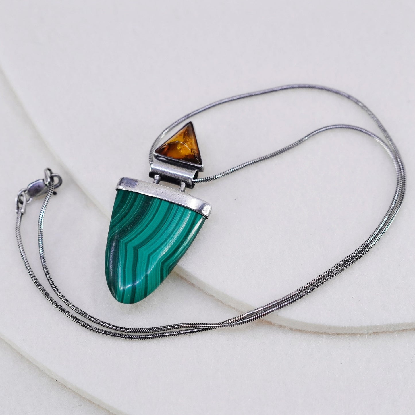 16”, Sterling silver necklace, 925 snake chain with malachite pendant amber