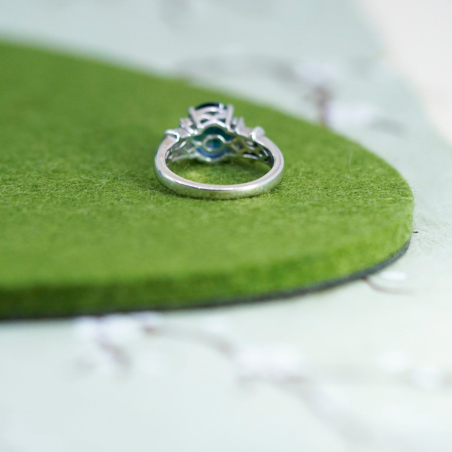Size 9, 925 Sterling silver statement ring w/ oval blue Spinel and white topaz