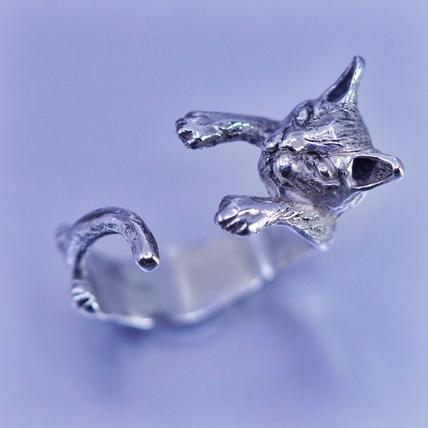 Size adjustable, vtg southwestern Sterling 925 silver handmade ring, cat band