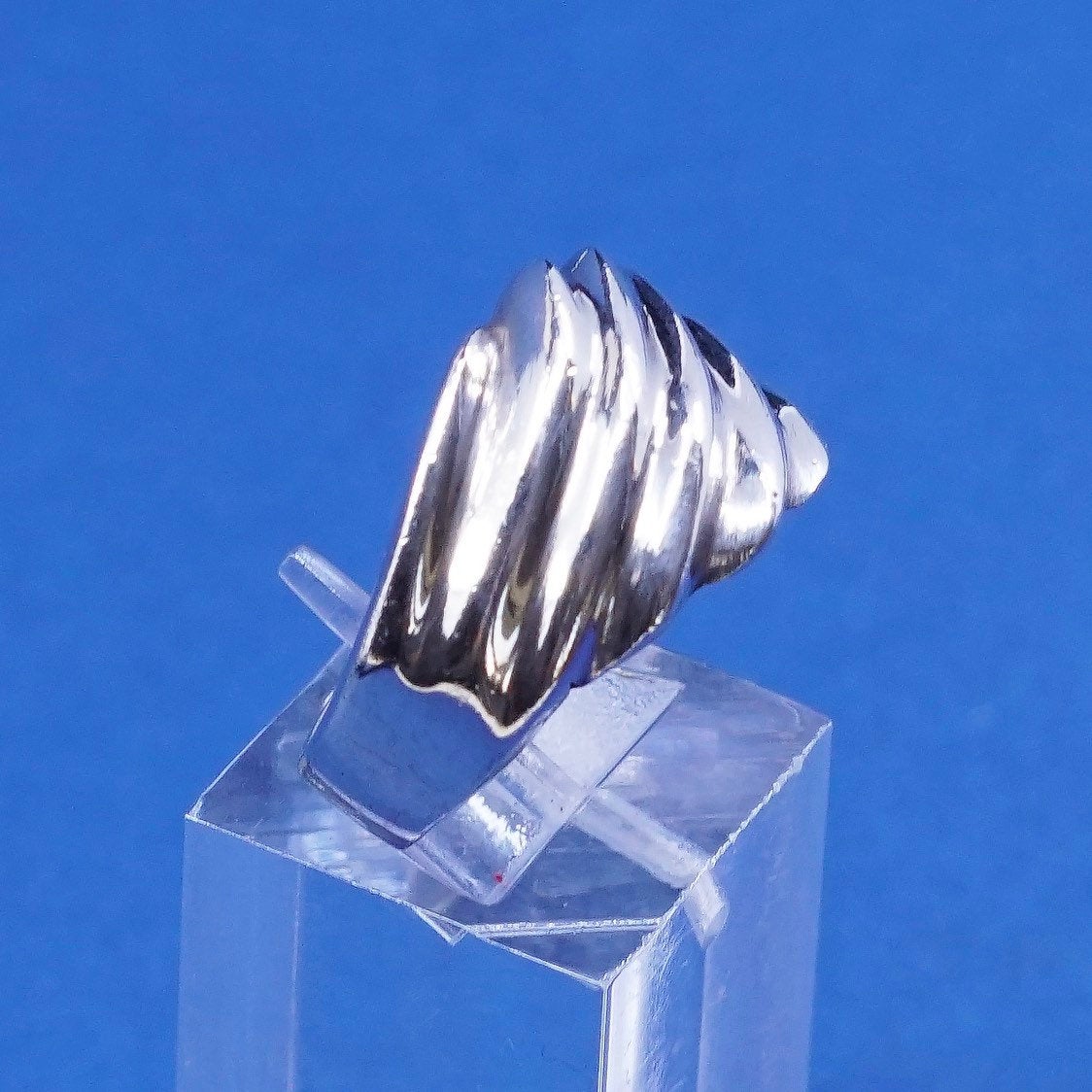 Size 9, vtg Sterling silver handmade ribbed ring, 925 statement ring w/ wave
