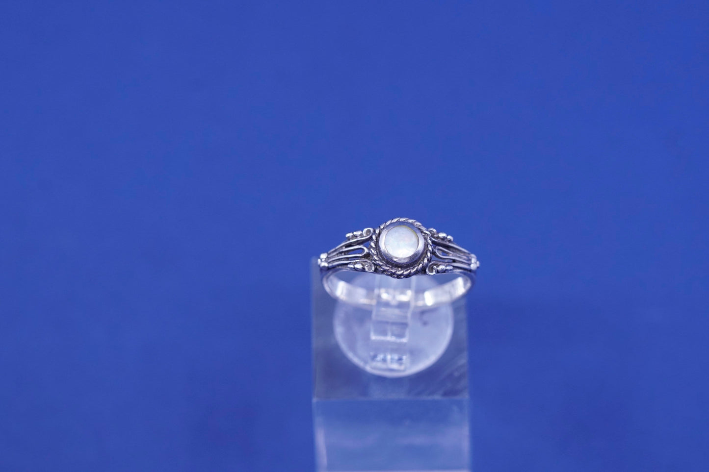 sz 7, southwestern Sterling 925 silver handmade ring with white mother of pearl