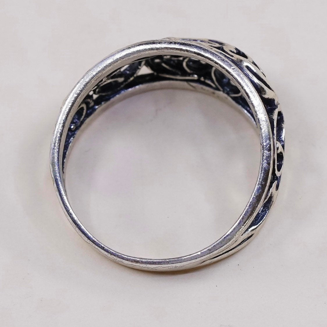 sz 7.5, vintage Sterling silver handmade ring, 925 band w/ swirl pattern