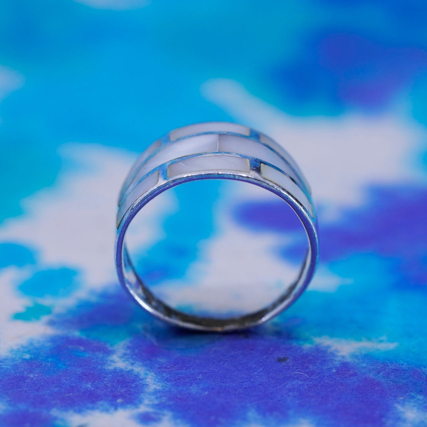 Size 8, vtg Sterling silver handmade swirl ring, 925 band w/ mother of pearl