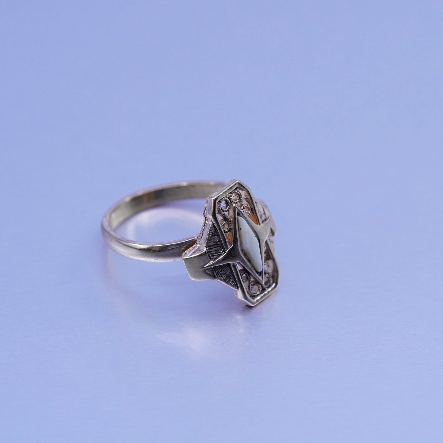 Size adjustable, Sarah Coventry gold tone filigree ring