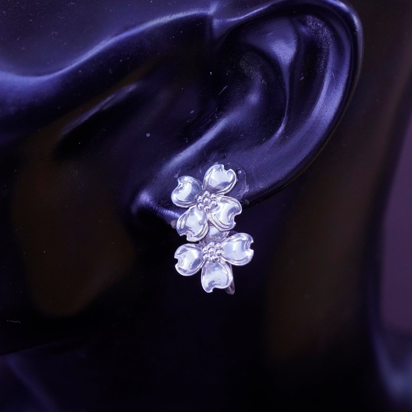 Vintage Sterling silver handmade earrings, 925 dogwood flower screw on