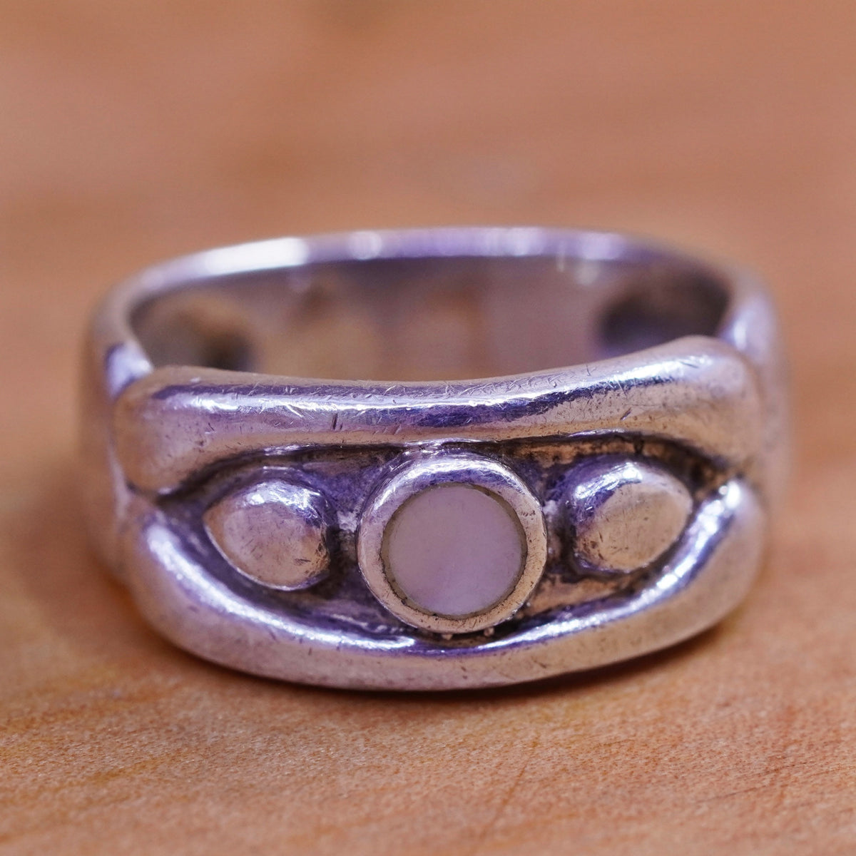 Size 5, vintage Sterling 925 silver handmade ring with mother of pearl and bead