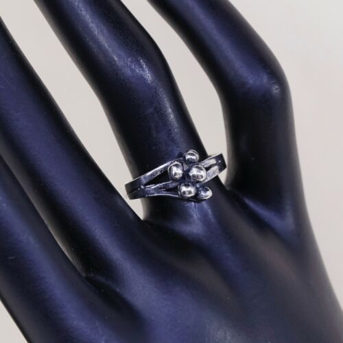 Size 7.5, Vtg Sterling Silver Handmade Ring 925 Silver Band w/ bead