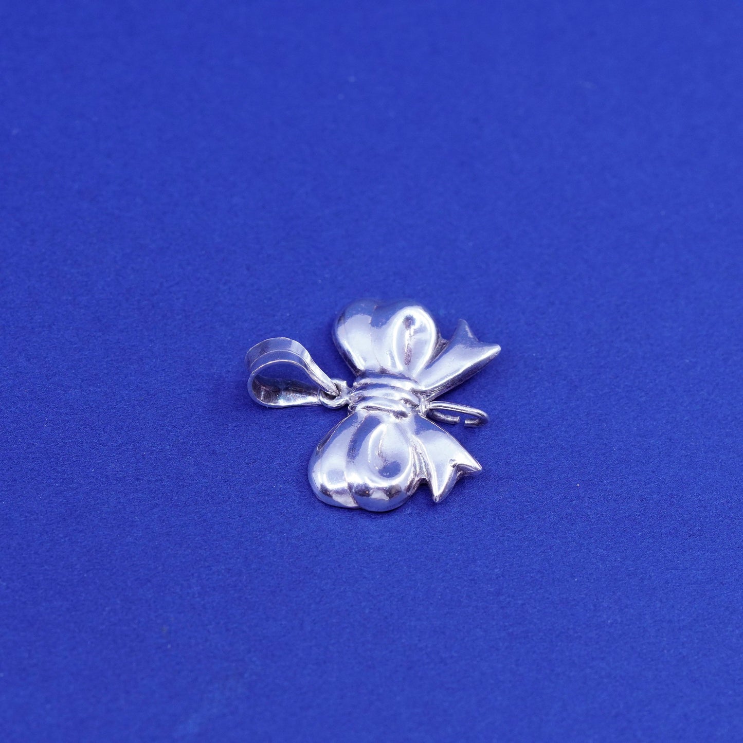 Vintage Sterling silver handmade pendant, puffy 925 ribbon bow tie