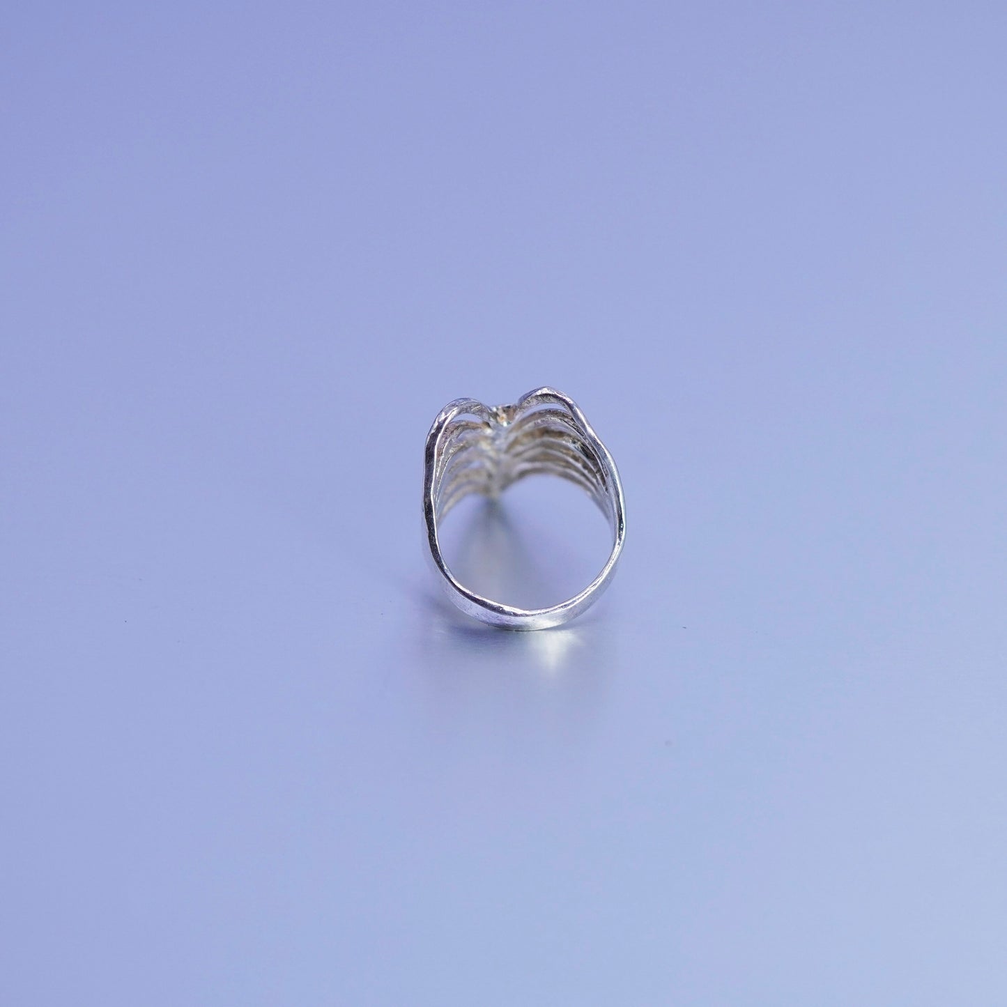 Size 4.5, vintage Sterling 925 silver ring, V shaped band