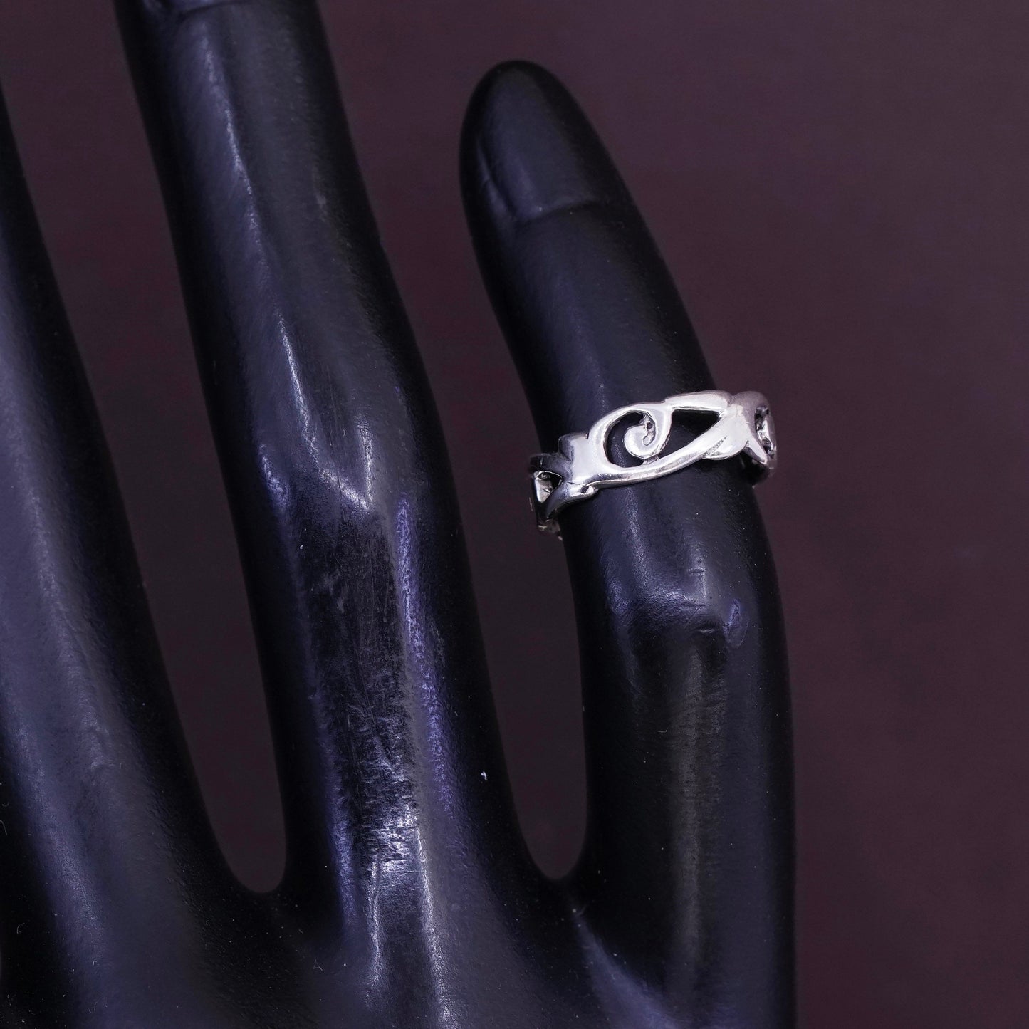 Size 1.5, vintage Sterling silver handmade tiny ring, 925 swirl band, open end