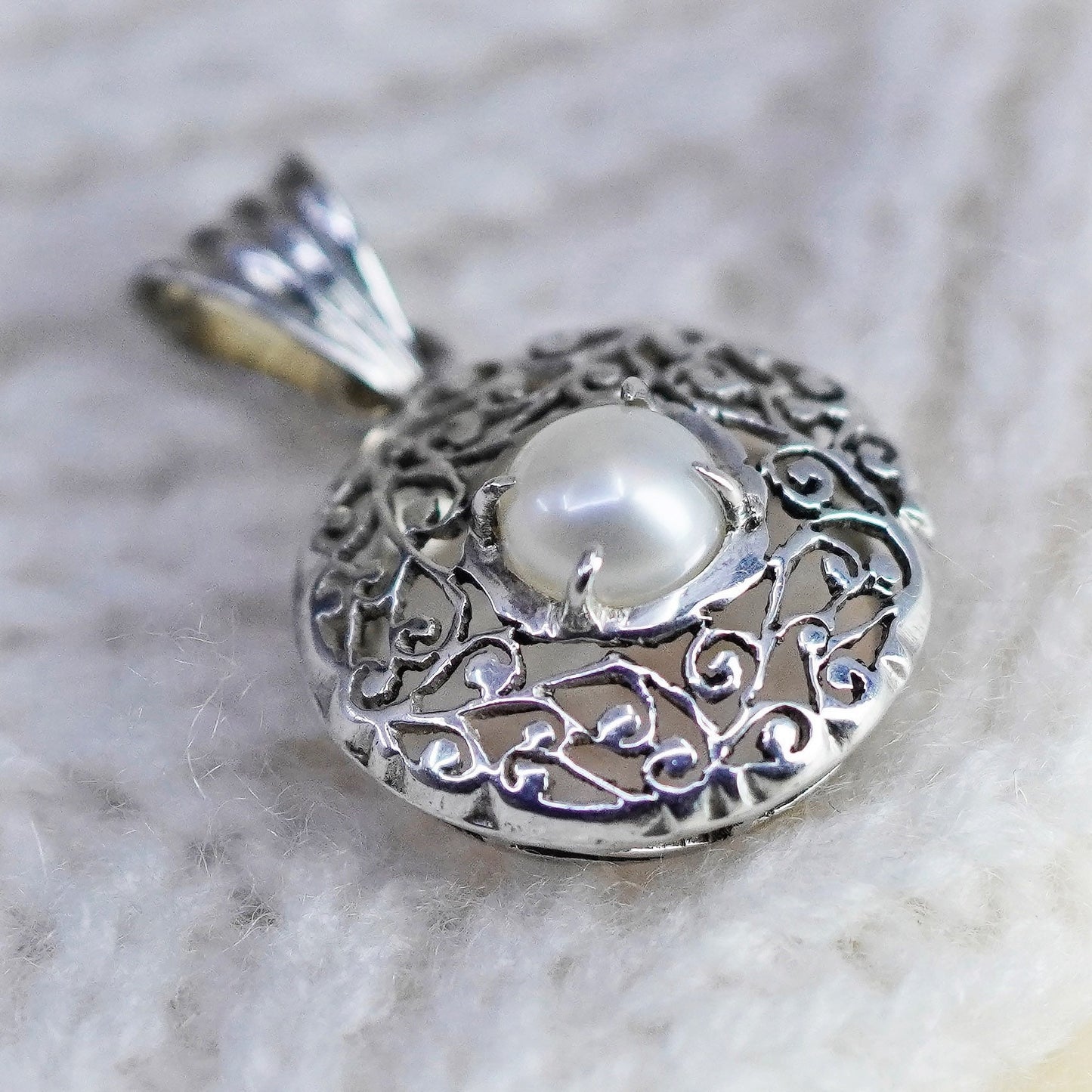 Vintage handmade sterling 925 silver filigree pendant with pearl