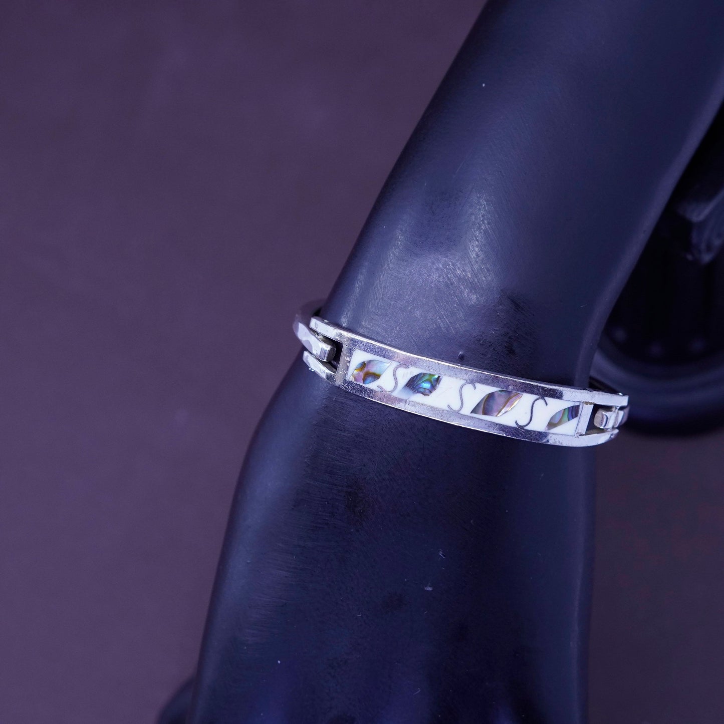 5.5”, Taxco alpaca silver handmade bracelet, hinged bangle with abalone leaves