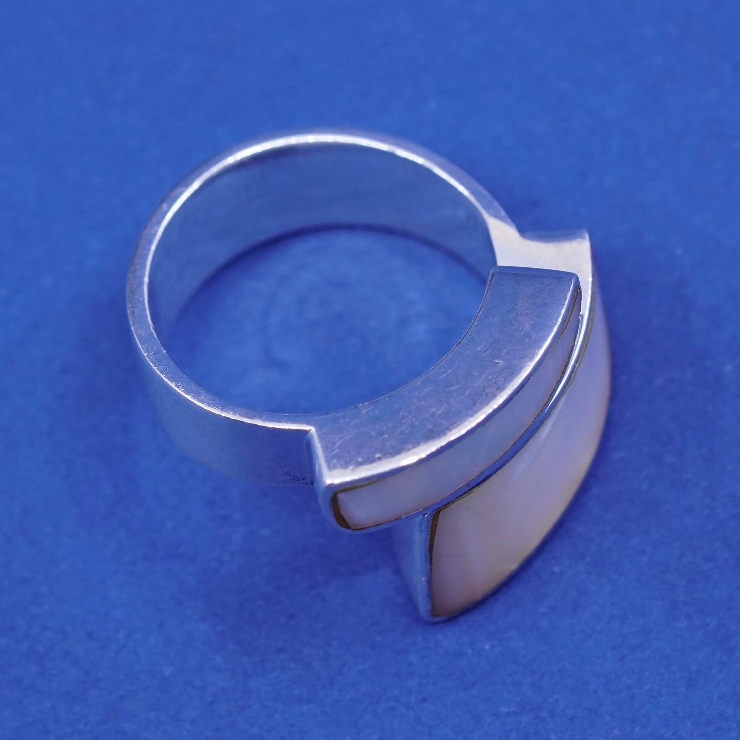 Size 7, vintage Sajen Sterling 925 silver statement ring with mother of pearl