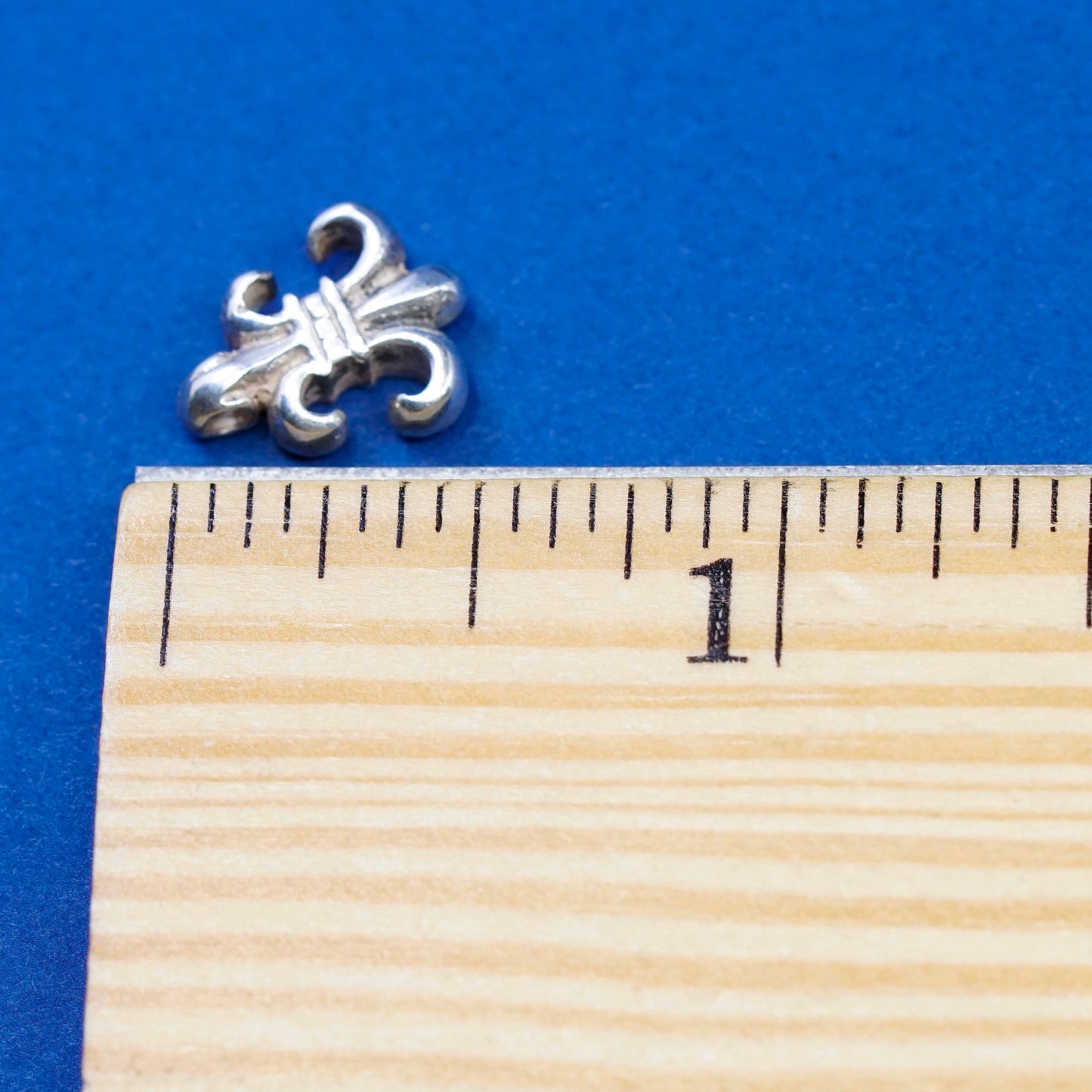 Vintage sterling silver handmade pendant, 925 fleur de lis symbol pendant