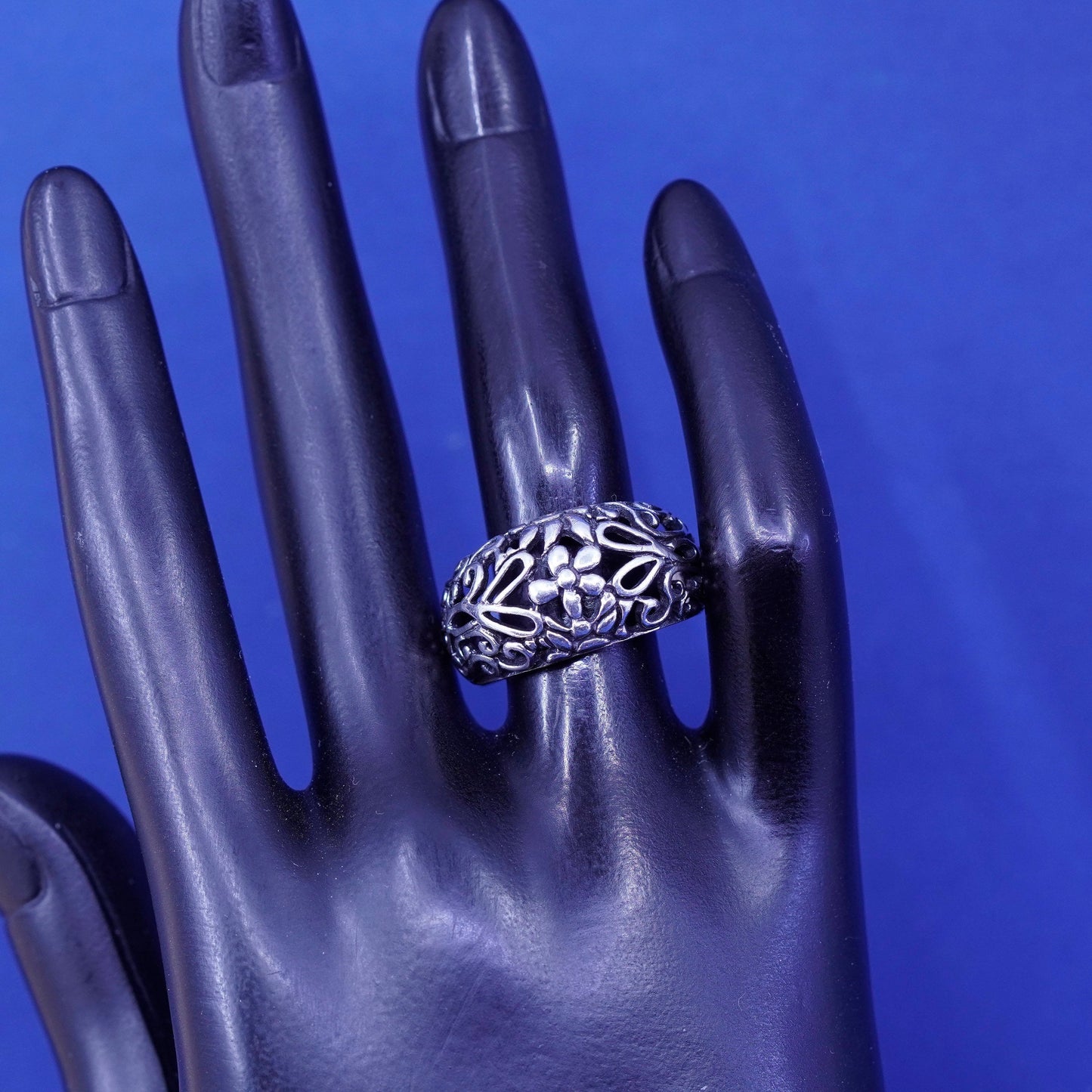 Size 8, vintage sterling silver handmade ring, 925 filigree flower band