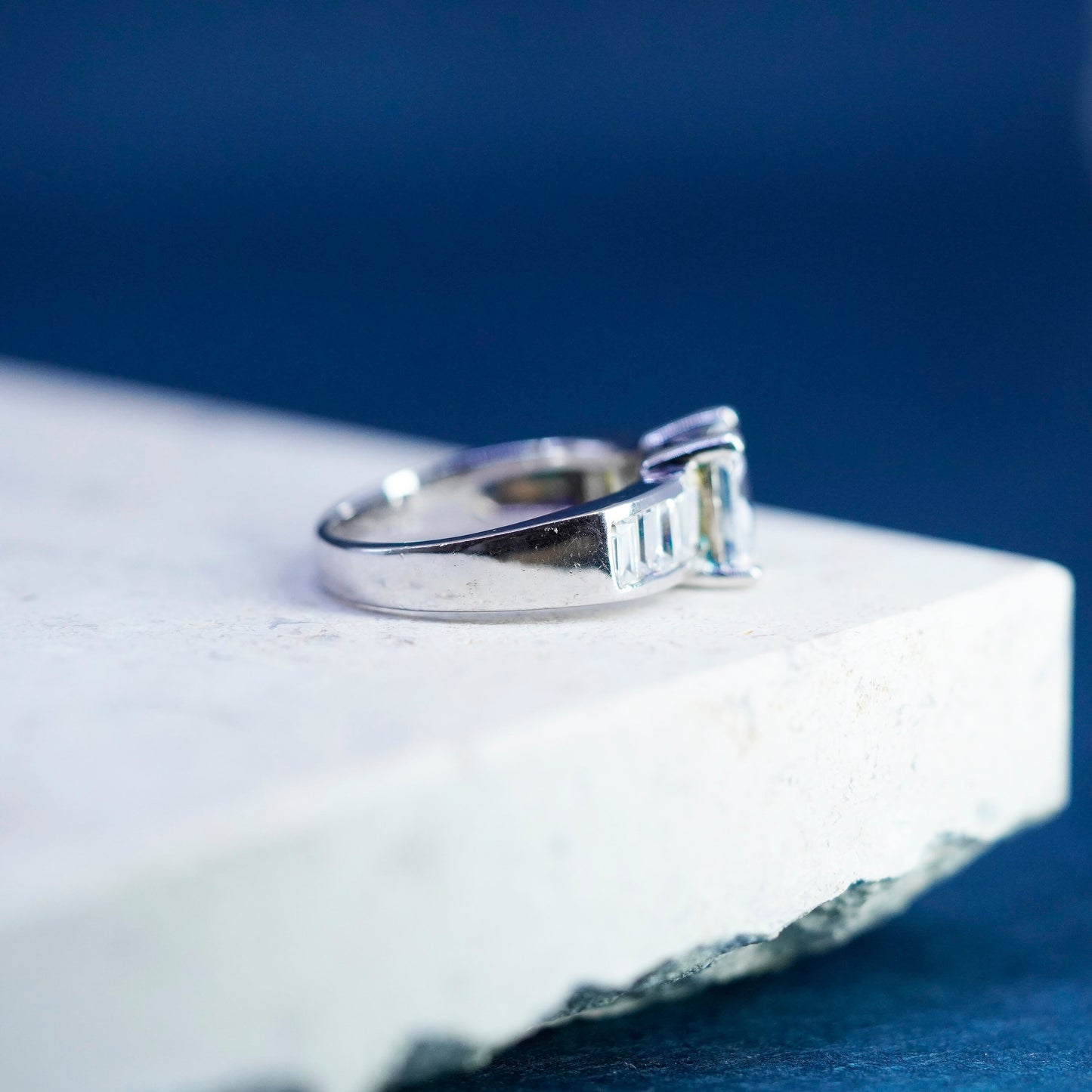 Size 7.25 vintage Sterling 925 silver engagement ring with cz