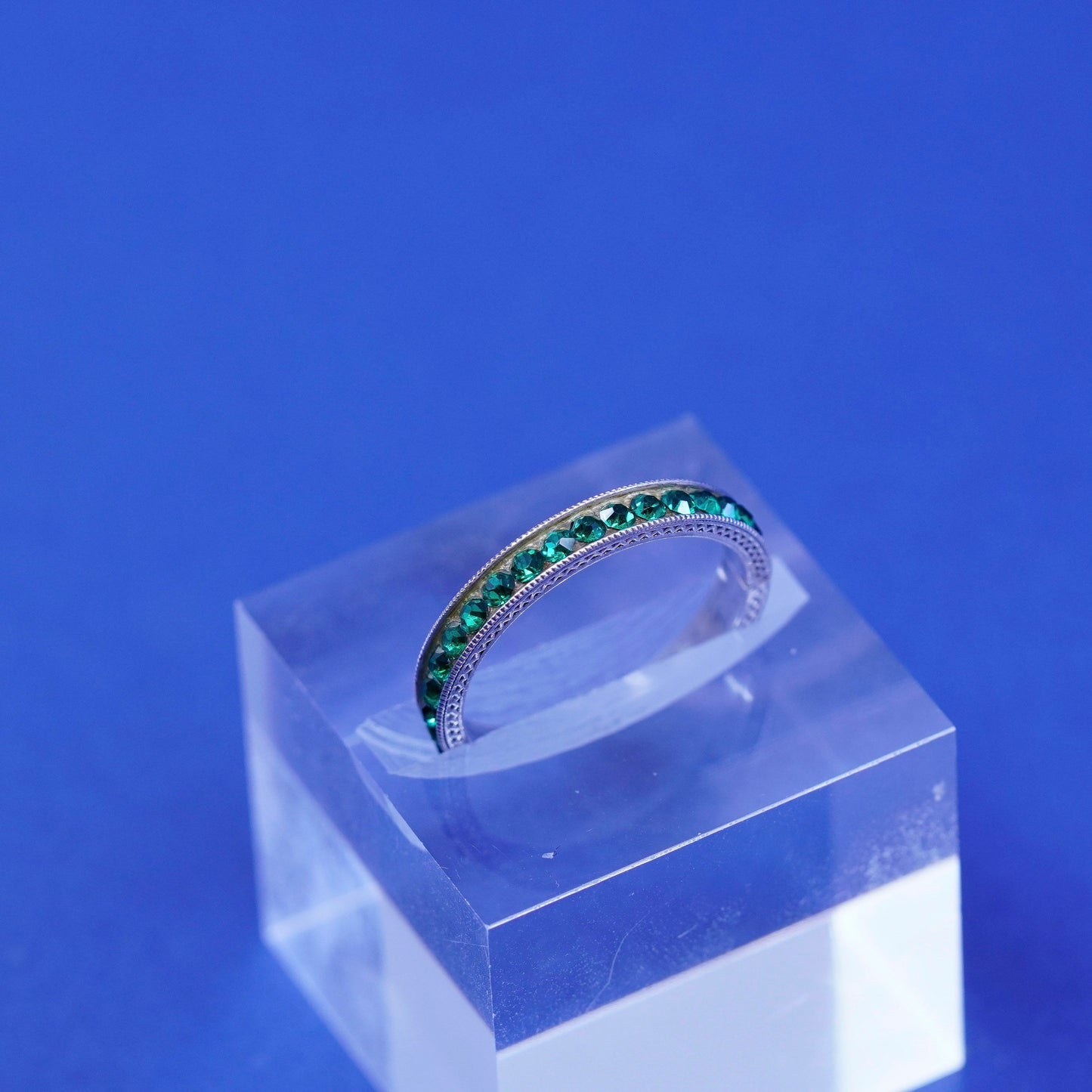 Size 8, vintage Sterling silver ring, 925 stackable band with green Crystal