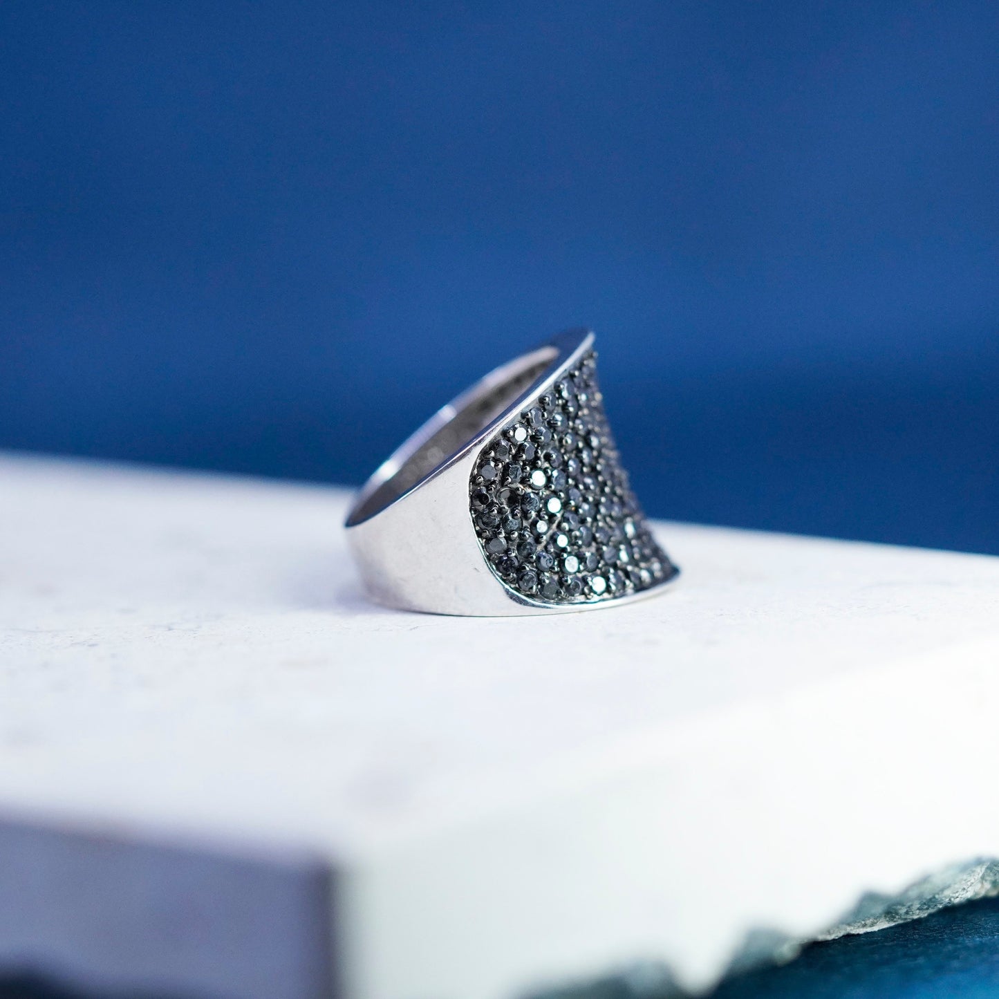 Size 8, vintage Sterling 925 silver band ring with cluster black diamond