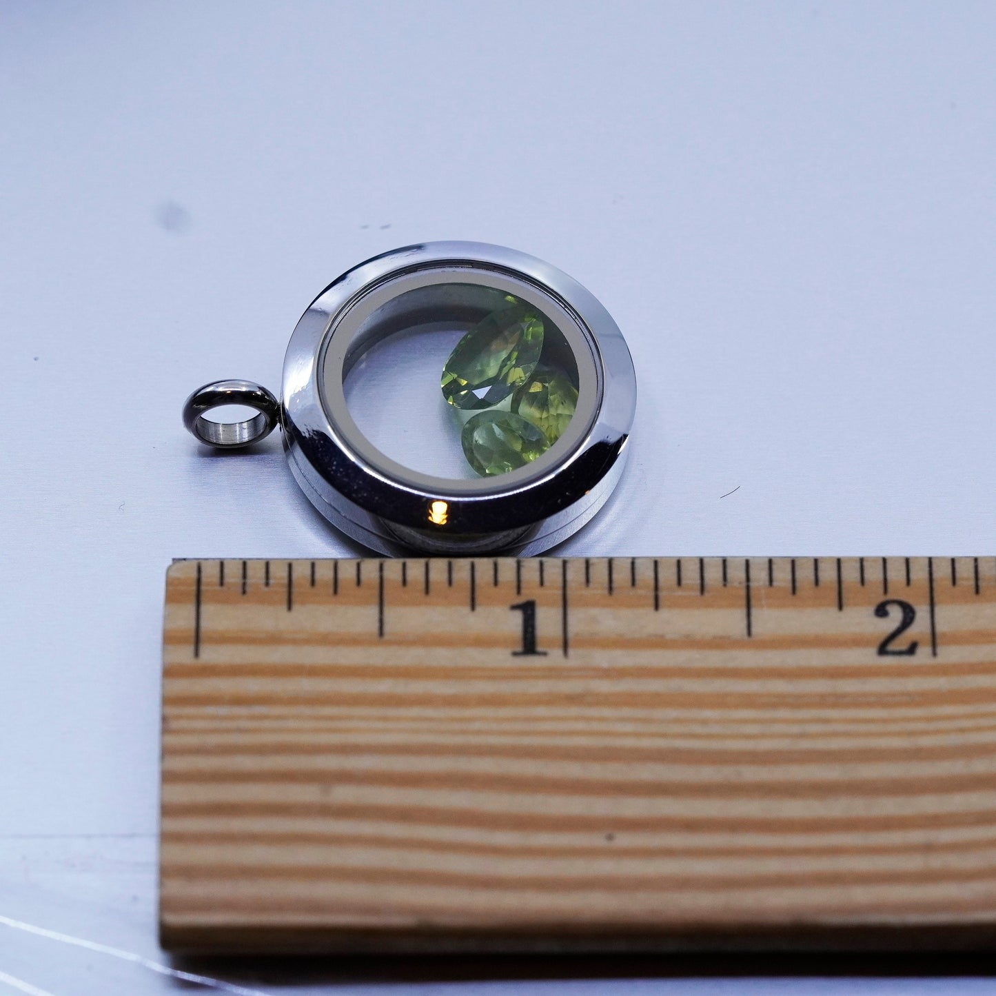 Everlead silver tone charm pendant with peridot floating charms