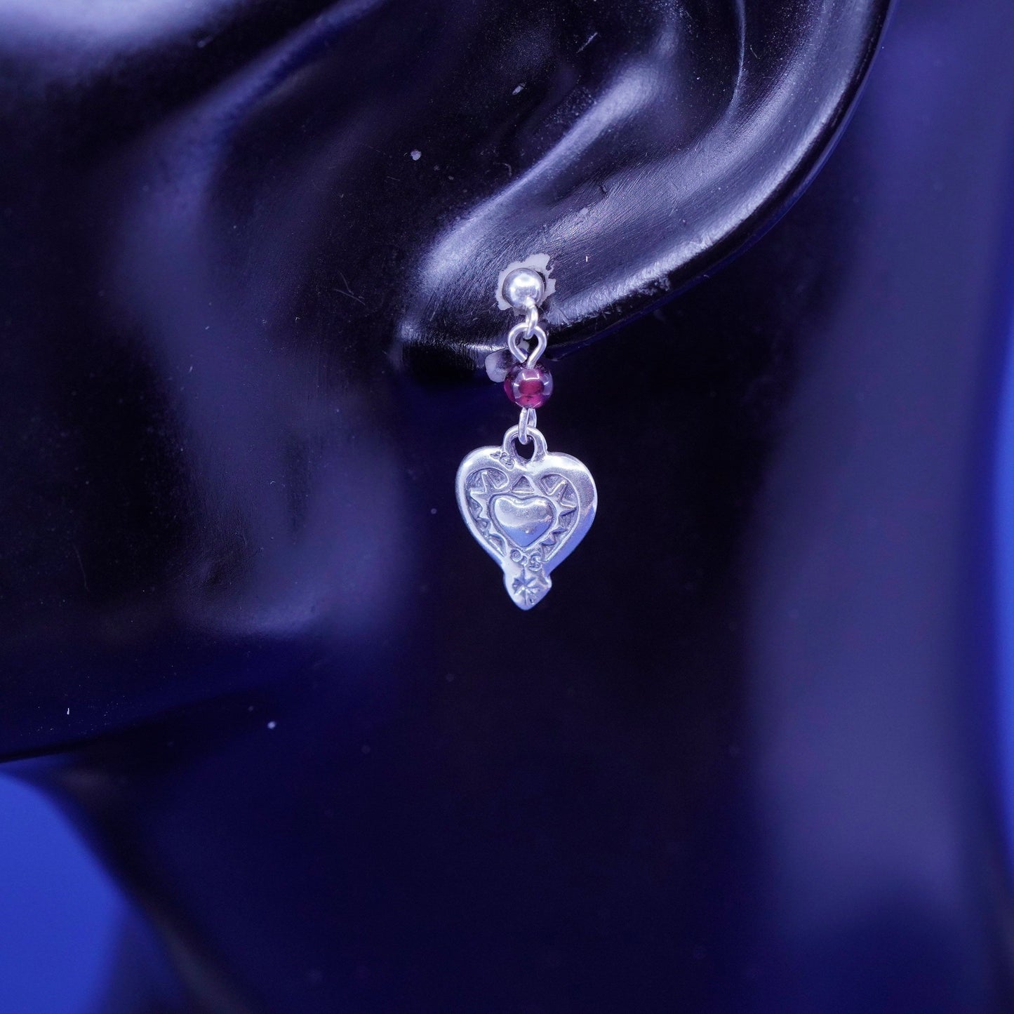 Vintage navajo Sterling 925 silver handmade earrings with heart Dangle garnet