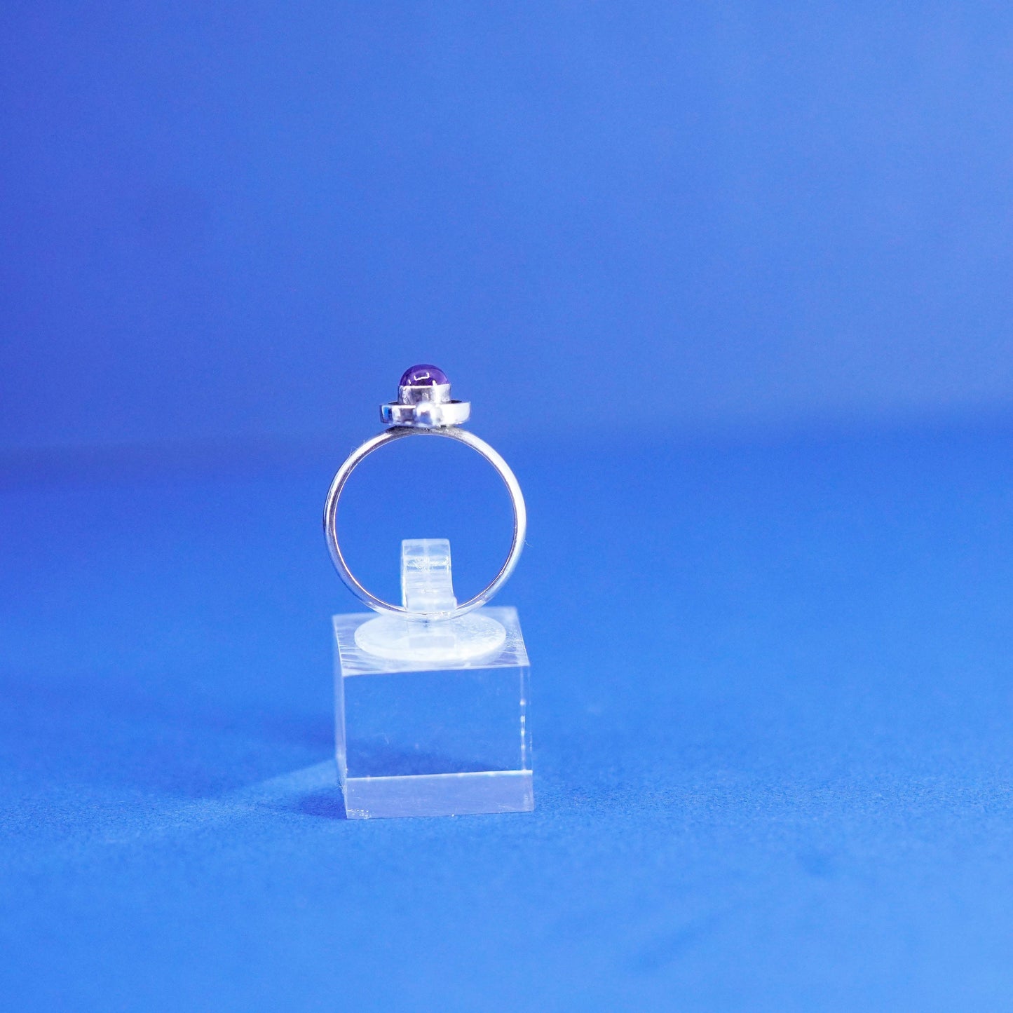Size 8, vintage Sterling 925 silver handmade ring with amethyst