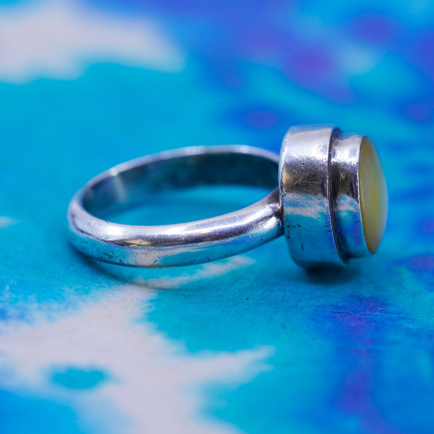 Size 5, vintage sterling 925 silver handmade ring with gold mother of pearl