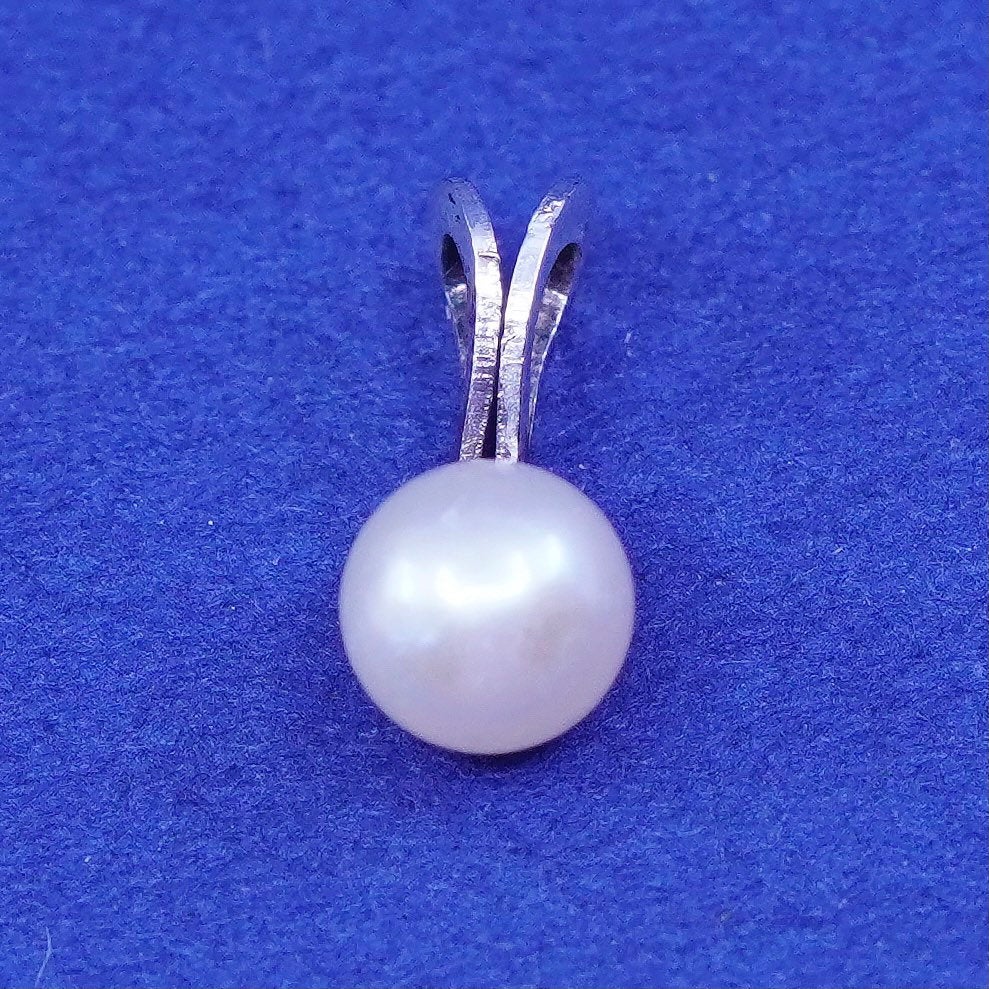 Vintage Sterling silver pendant, charm with pearl