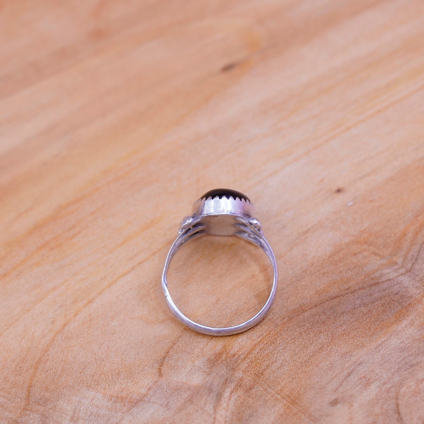 Size 7.5, vintage Sterling 925 silver handmade ring with onyx