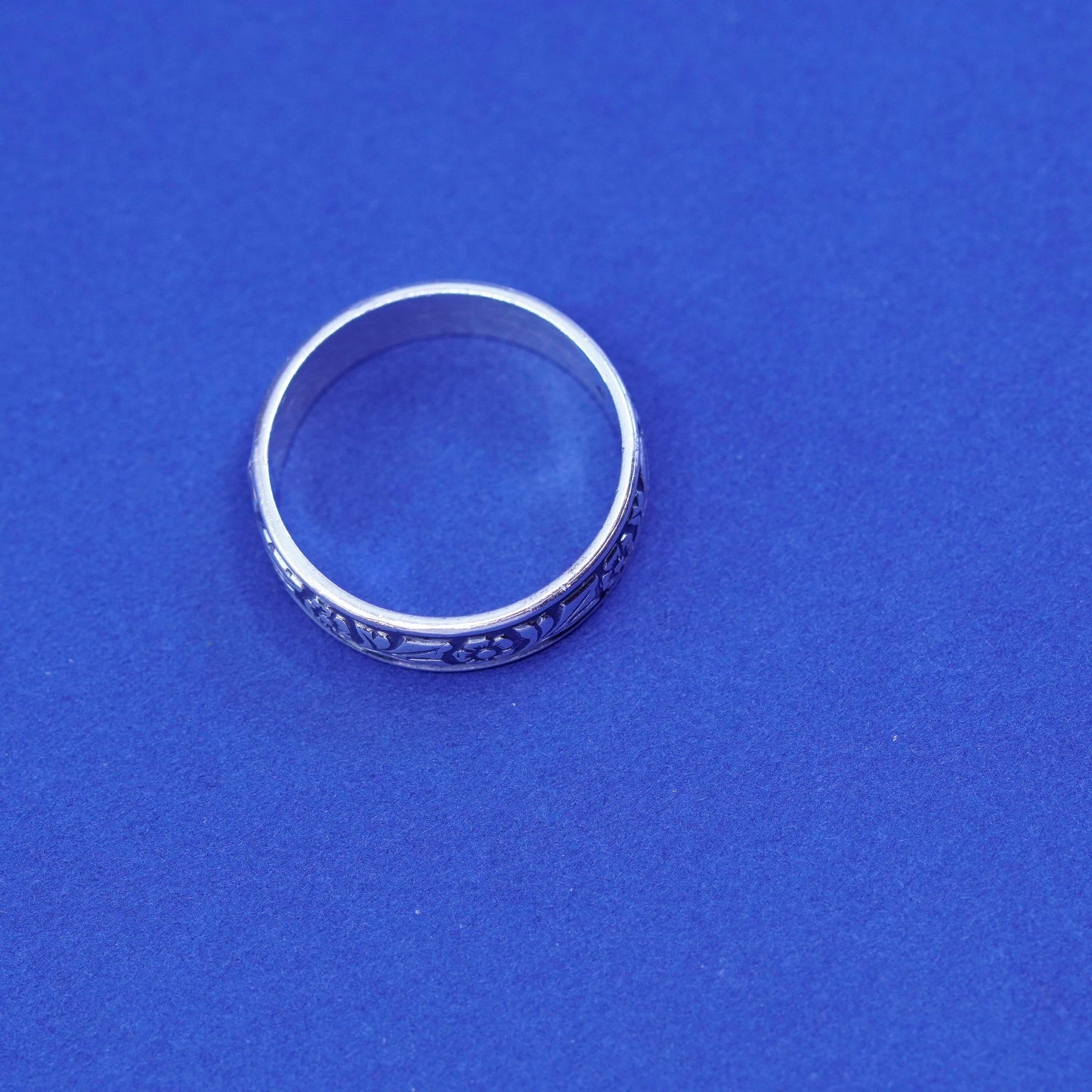 Size 10, vtg wheeler Sterling silver handmade ring, 925 band w/ flower relief