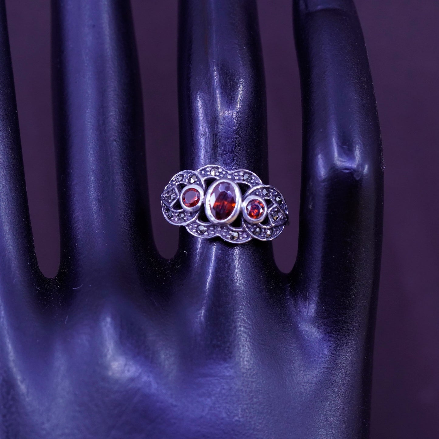 Size 6, vtg Sterling 925 silver handmade statement ring with ruby and marcasite