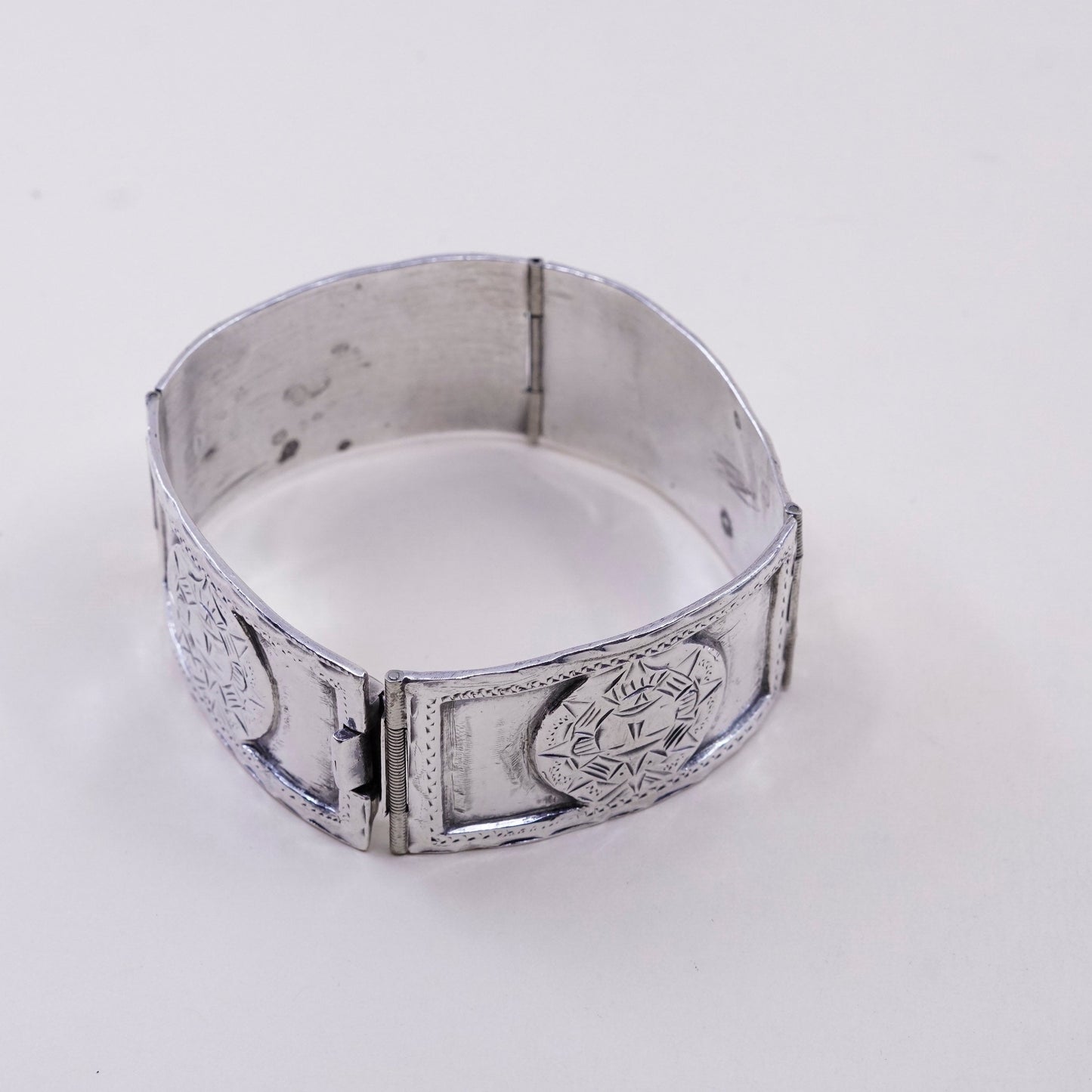 6.5”, Native American sterling silver bracelet, 925 Sundance hinged bangle