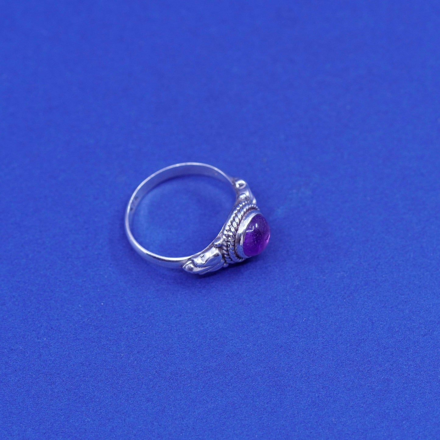 Size 7.75, vintage Sterling 925 silver handmade ring with amethyst