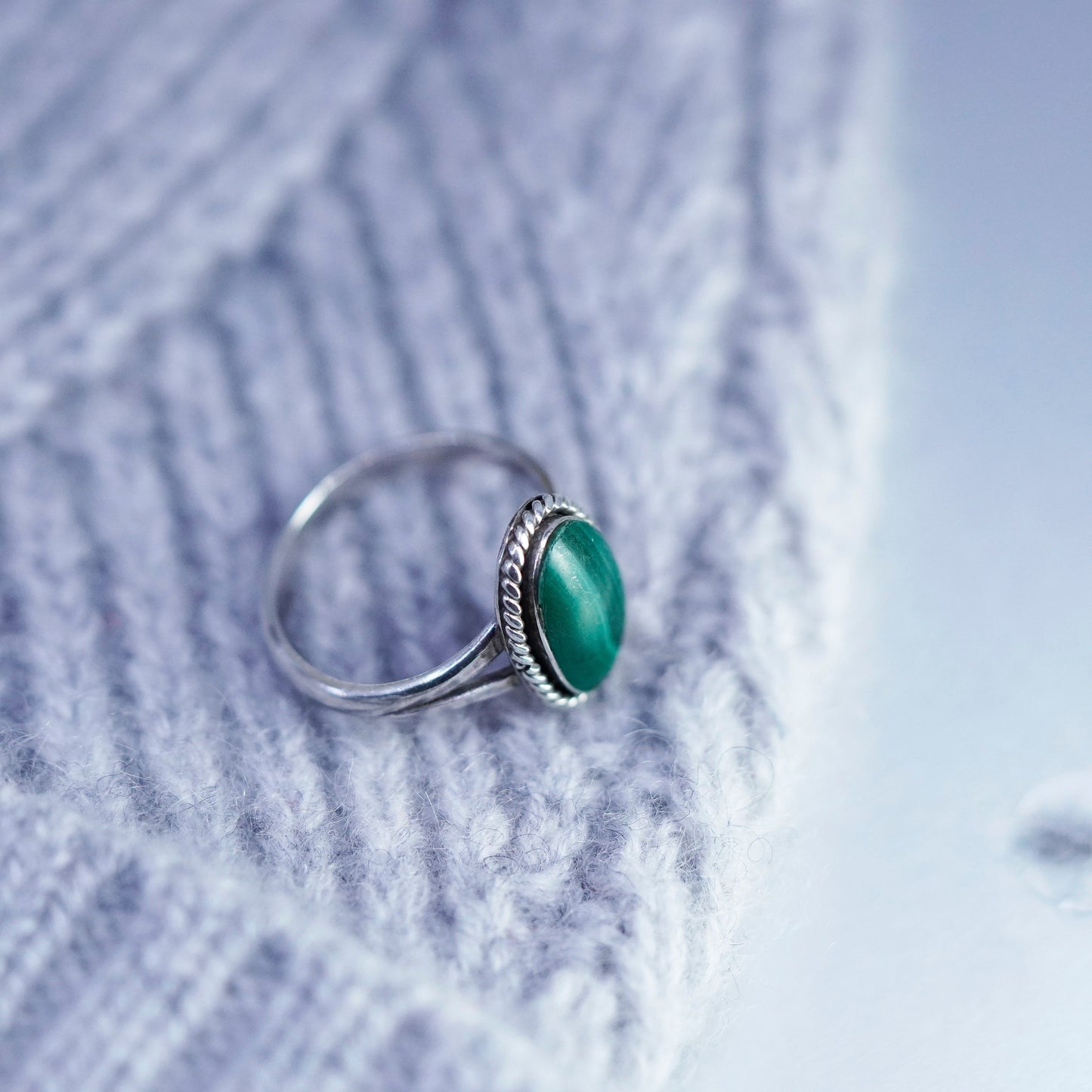 Size 6, Native American navajo Sterling 925 silver handmade ring with malachite