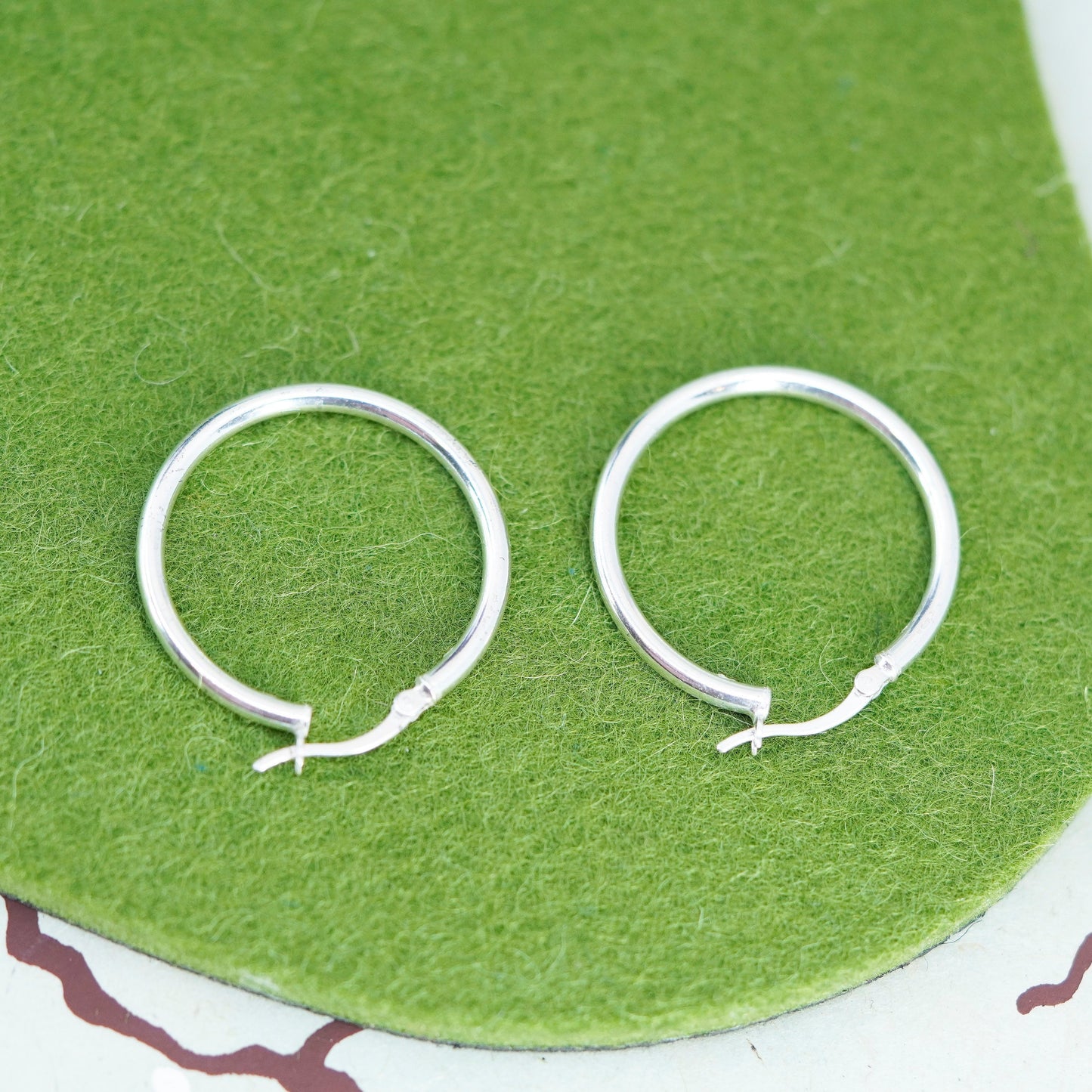 1.25”, vtg sterling silver loop earrings, fashion minimalist primitive hoops