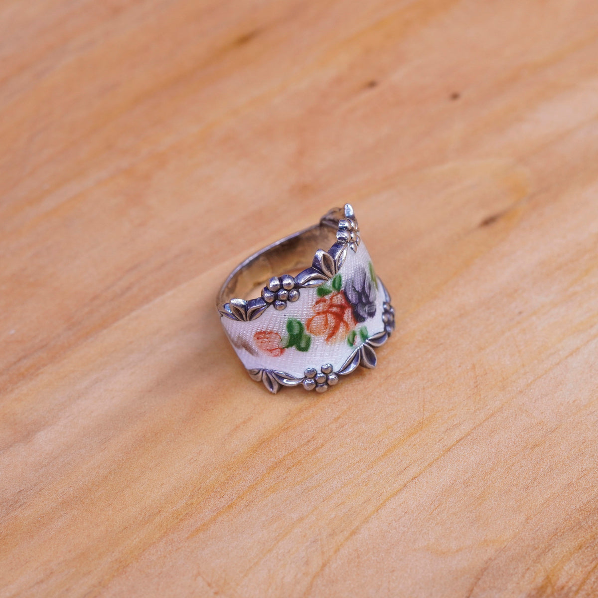 Size 7, Vintage Sterling silver handmade ring, 925 band with enamel flower