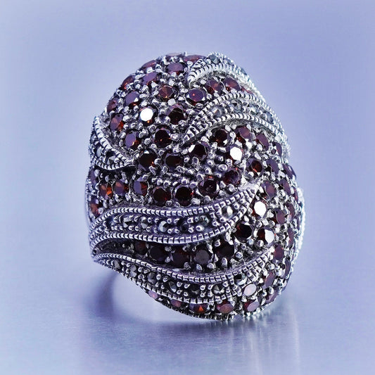 Size 6, vintage Sterling 925 silver band ring with cluster ruby and marcasite
