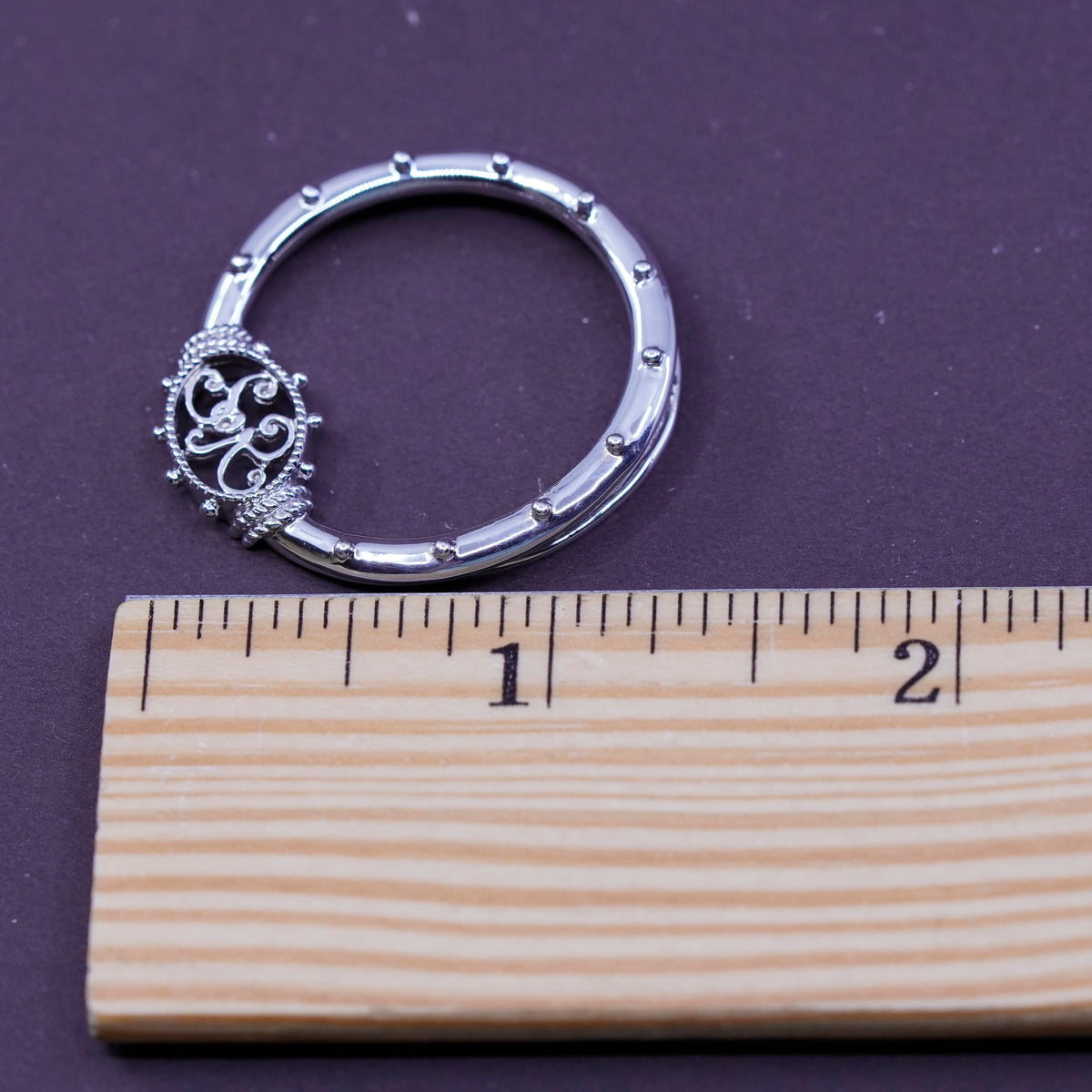 vtg handmade Sterling silver monogram pendant, beaded 925 circle w/ initial SR