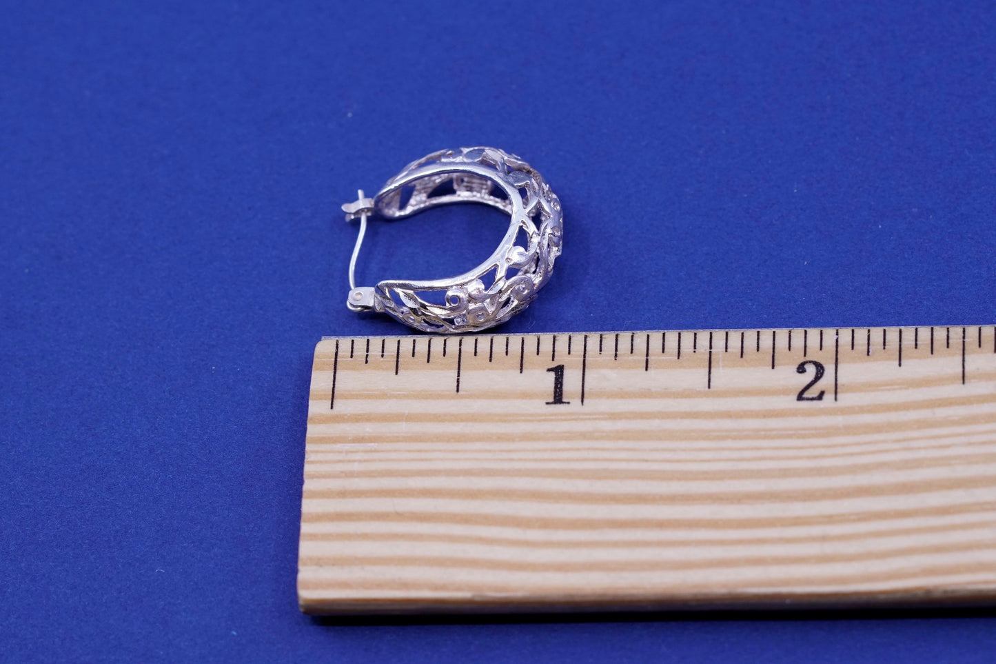0.75”, Vintage Sterling silver handmade earrings, 925 filigree hoops Huggie