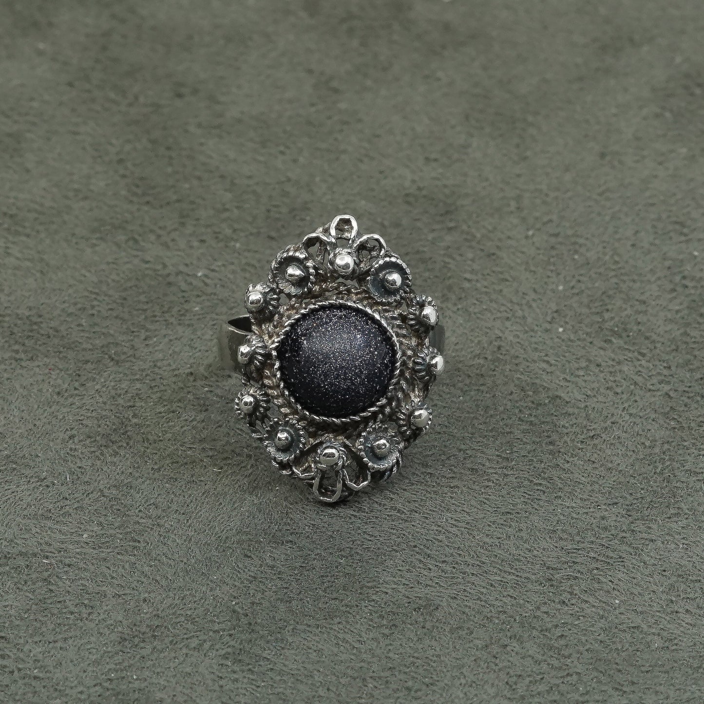 sz 7, sterling silver handmade ring, southwestern 925 w/ black stone N beads