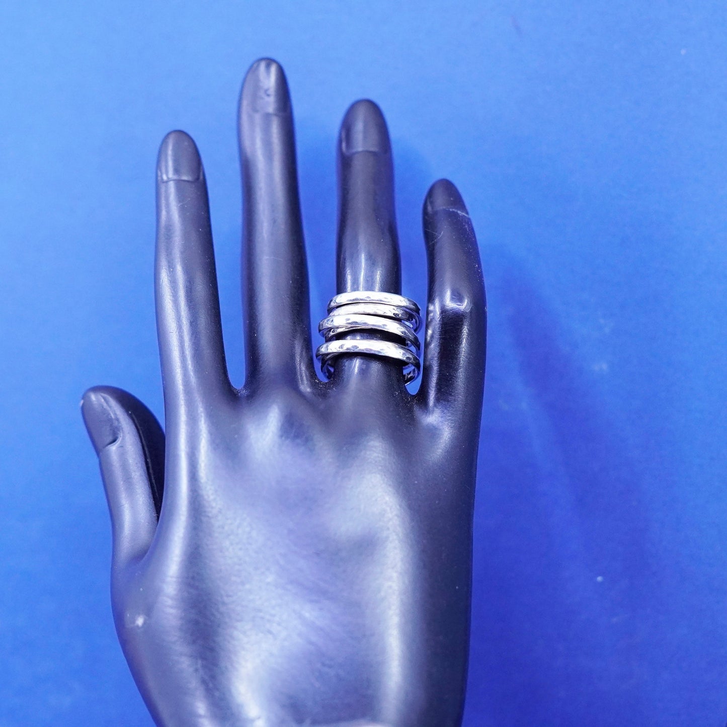 Size 6, vintage Sterling silver wrapped ring, modern 925 silver hammered band
