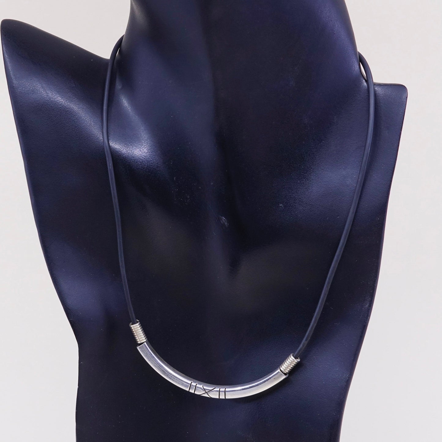 18”, Vtg sterling 925 Silver slide bar Pendant W/ Black Rubber Necklace