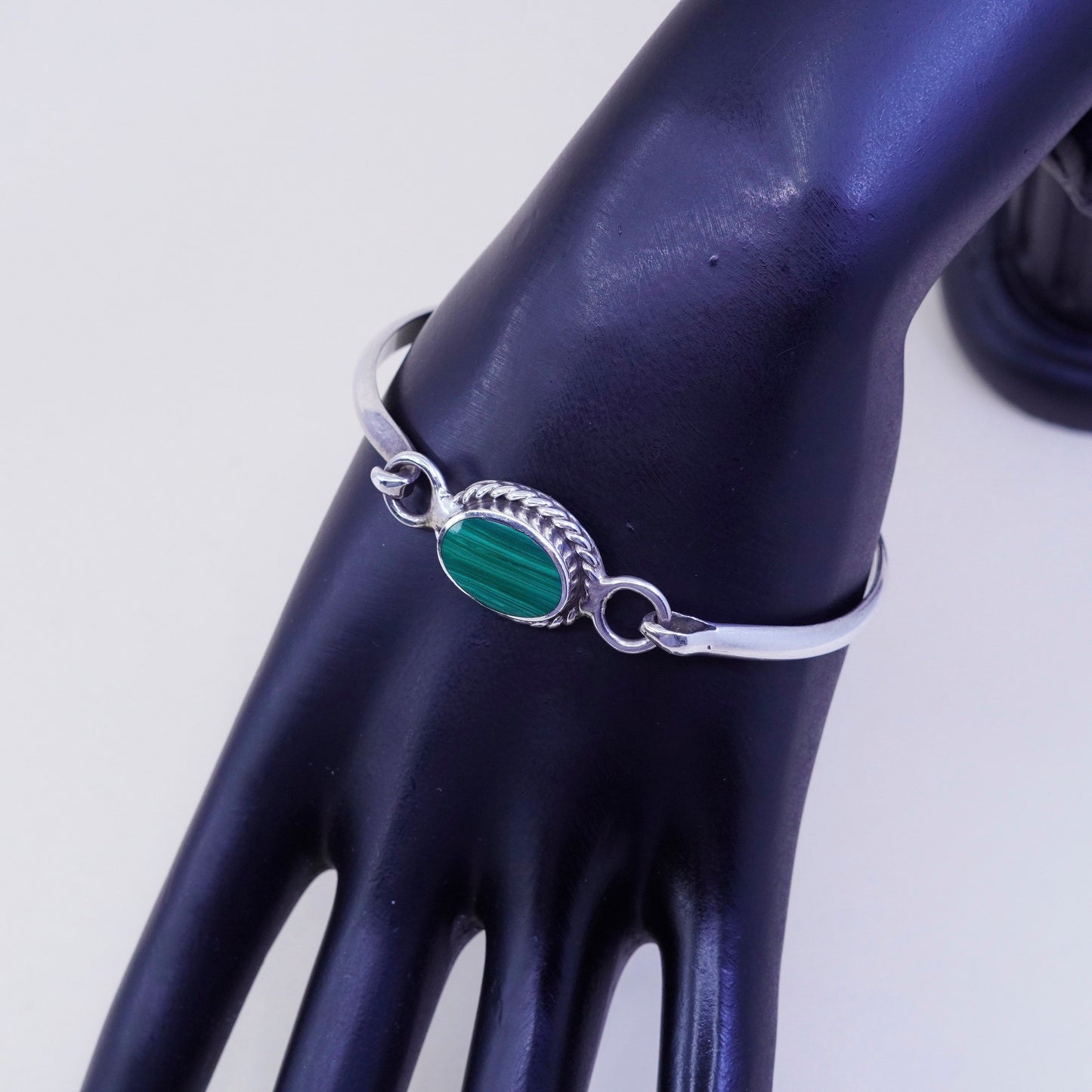 7.25”, Mexico sterling 925 silver latch bangle bracelet w/ malachite and cable
