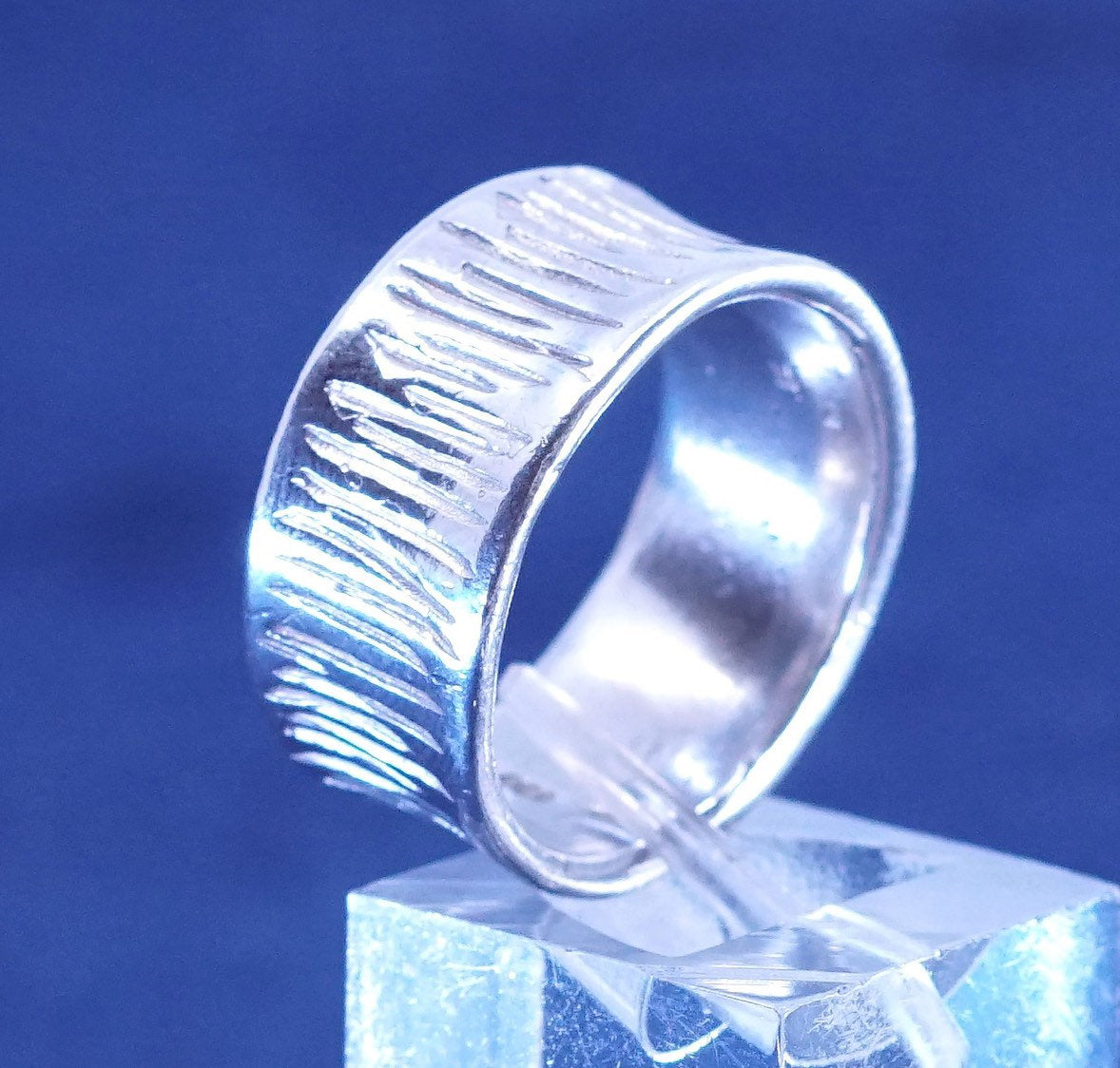 sz 8, vtg Sterling silver handmade ring, 925 wide band w/ textured surface