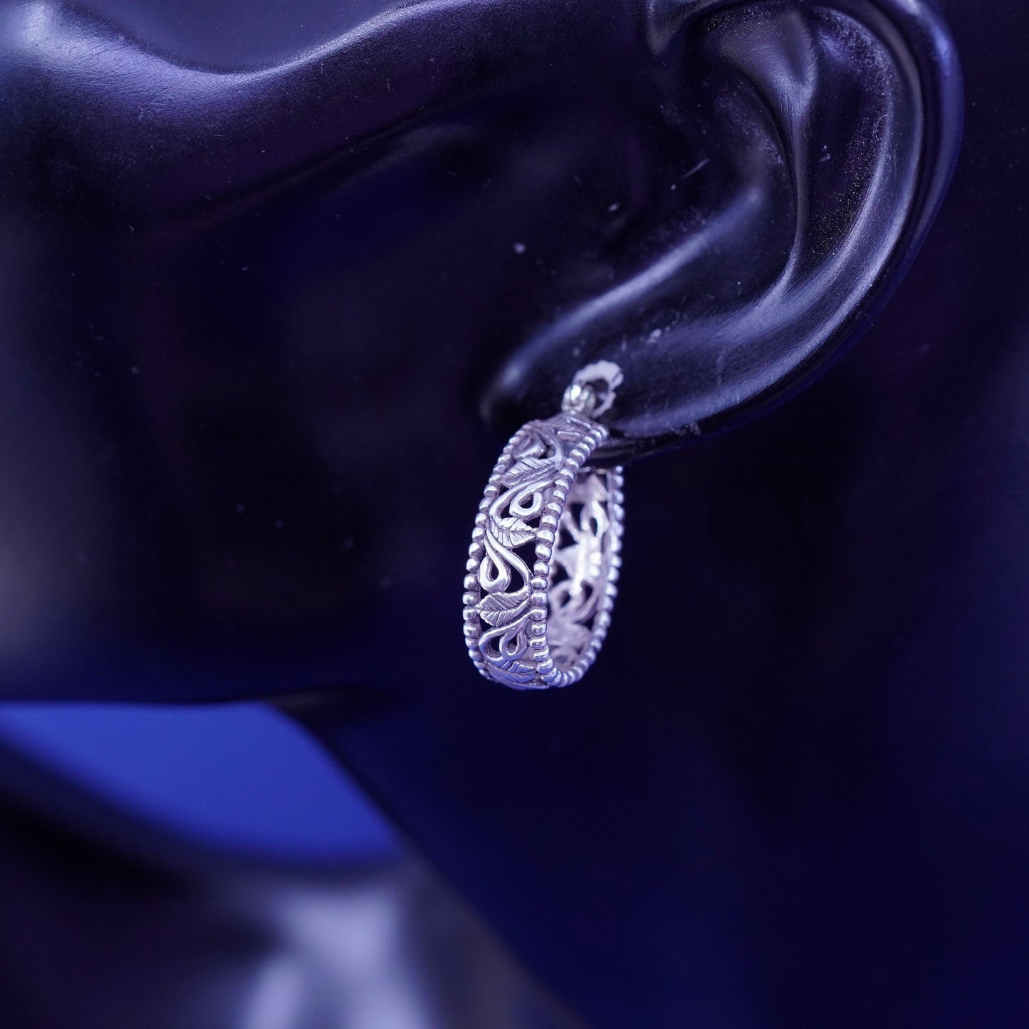 0.75”, vtg Sterling silver handmade earrings, 925 filigree leaves hoops Huggie