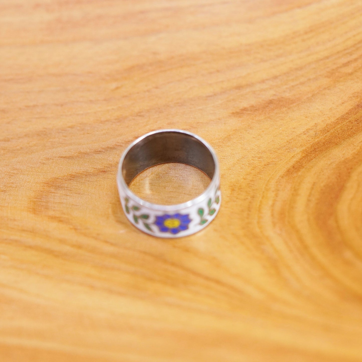 Size 7, Vintage Sterling silver handmade ring, 925 band with enamel flower