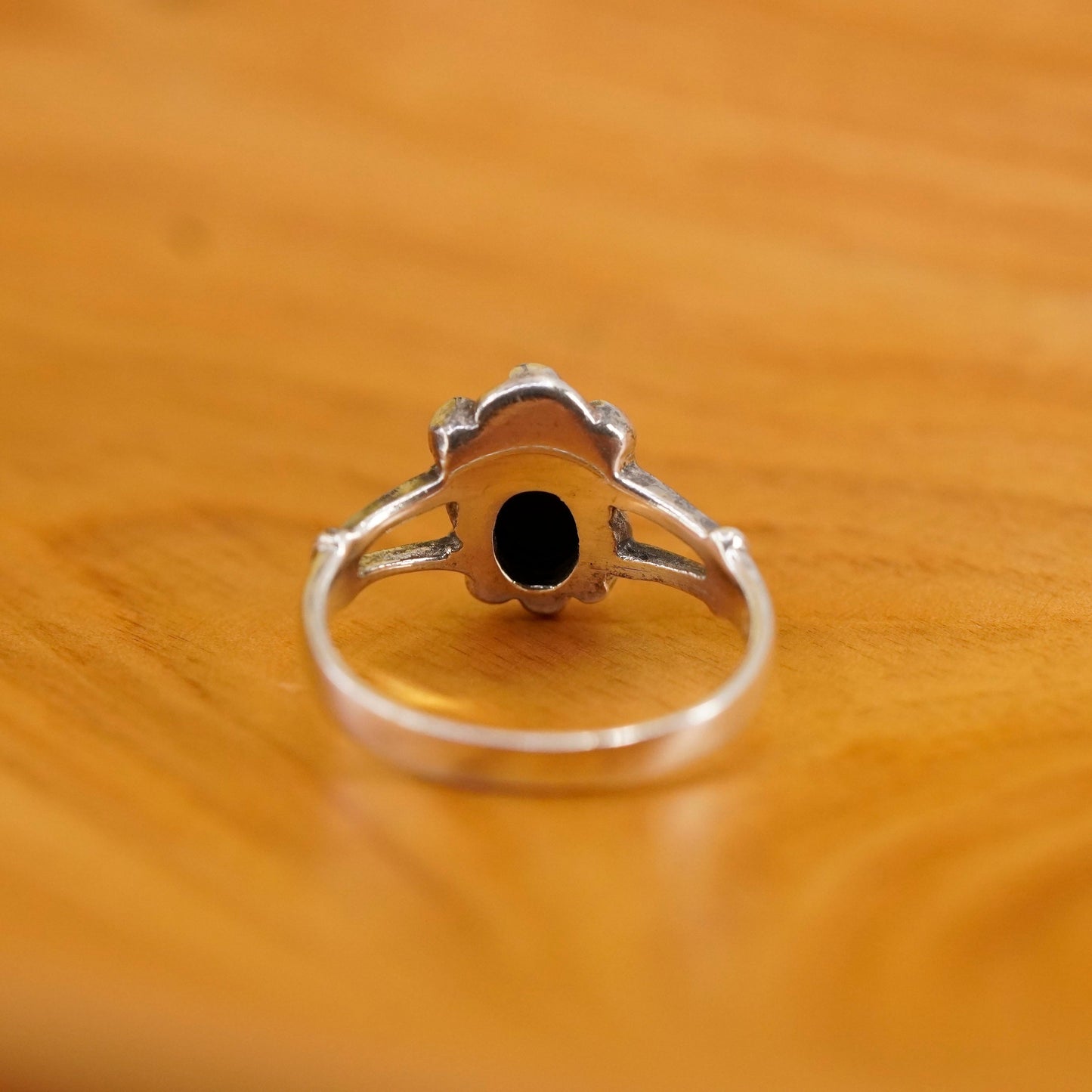 Size 6.5, vintage Sterling 925 silver handmade ring with oval onyx