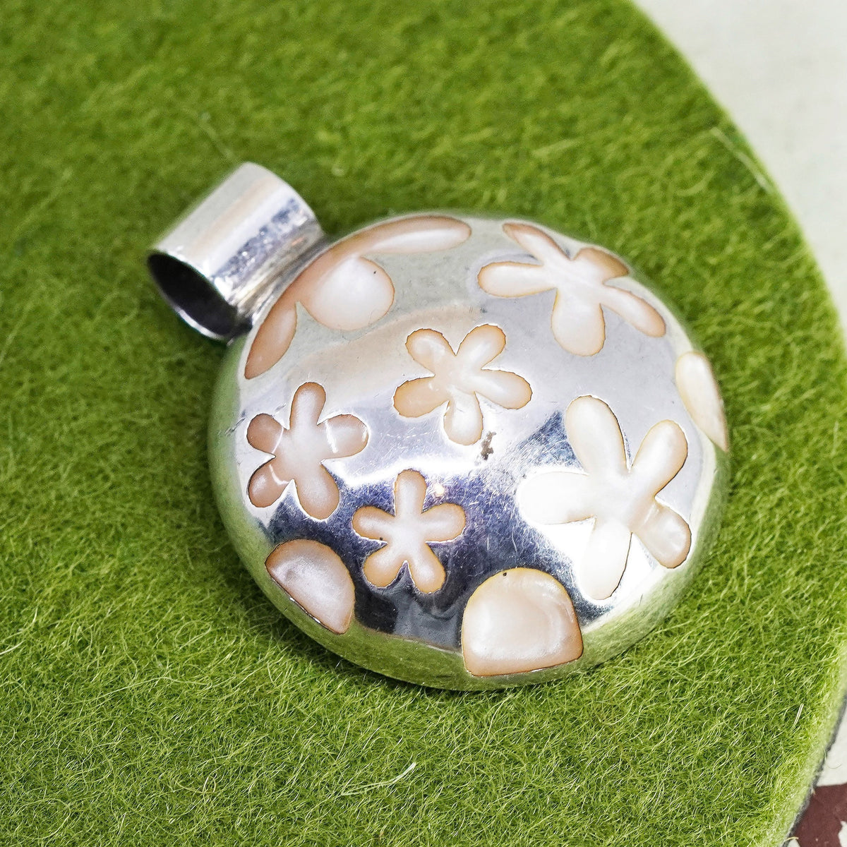 Vintage Mexico sterling silver handmade pendant, 925 circle with flower Enamel