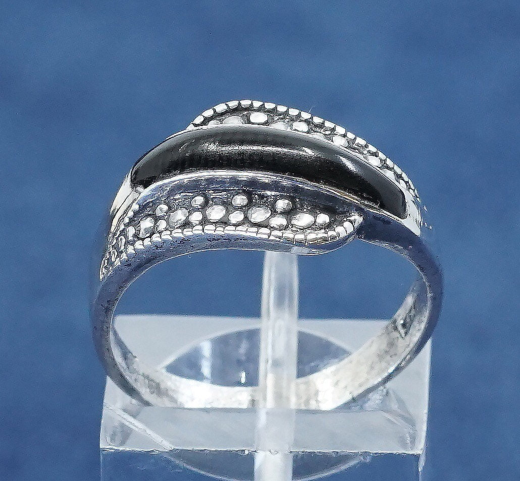 sz 7.5, vtg sterling silver handmade ring, 925 w/ teardrop obsidian N marcasite
